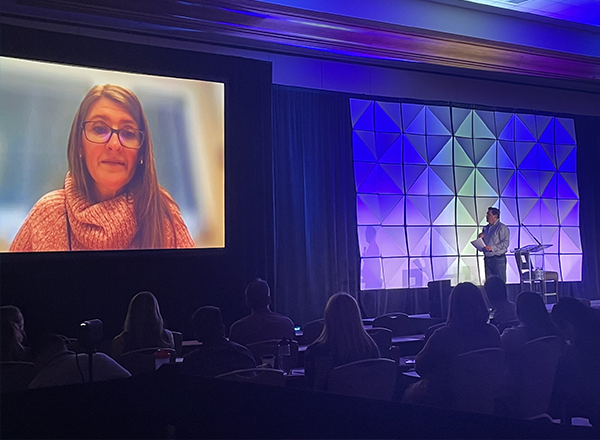 Virtual Presenter on Live stage audience.